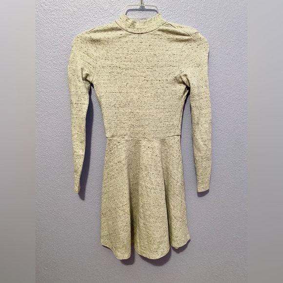 Darling turtleneck dress with open back - Picture 3 of 7